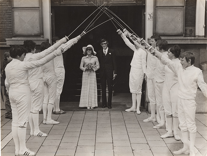 3) Hochzeit von Andrei und Ankie Spitzer, Den Haag, Niederlande, 17. April 1971. Nach der Ermordung ihres Mannes kämpft Ankie Spitzer unermüdlich für ein würdiges Gedenken an die Opfer des Attentates.