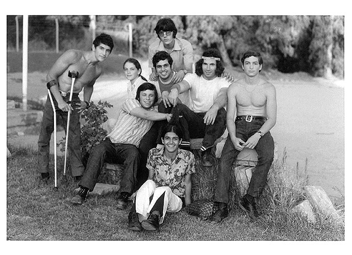 3) David Berger (2. von rechts) als Trainer im Spivak-Center für Sportler mit körperlichen Behinderungen, Netanya, Israel, um 1970