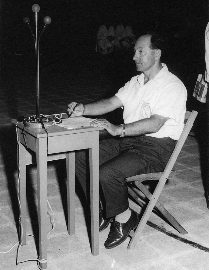 1) Yakov Springer als Kampfrichter, um 1960