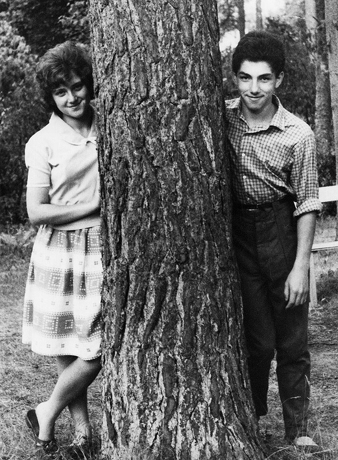 1) Eliezer Halfin und seine Schwester Rima, Riga, damals Sowjetunion, um 1964