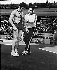 2) Eliezer Halfin mit seinem Trainer Moshe (Muni) Weinberg bei den Olympischen Spielen, München, August 1972
