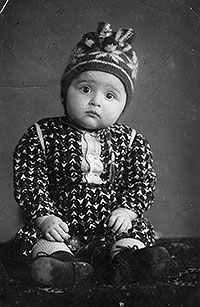 2) Mark Slavin im Alter von etwa einem Jahr, Minsk, damals Sowjetunion, um 1955