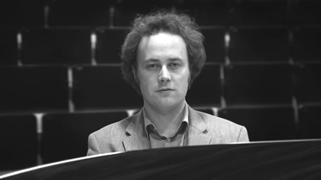 Alexander Schimpf am Klavier - geehrt durch den Bayerischen Kunstförderpreis 2013 in der Kategorie