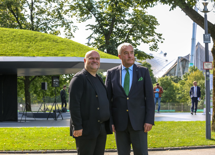 Staatsminister Dr. Ludwig Spaenle mit dem Architekten Peter Brückner