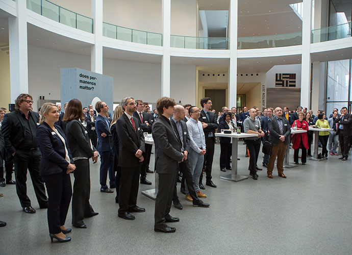 Die neu berufenen Professorinnen und Professoren beim Empfang in der Pinakothek der Moderne