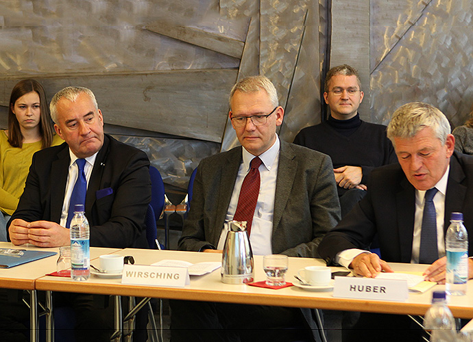 Minister Dr. Ludwig Spaenle mit IfZ-Direktor Prof. Dr. Andreas Wirsching und LMU-Präsident Prof. Dr. Bernd Huber bei der Pressekonferenz (von links)