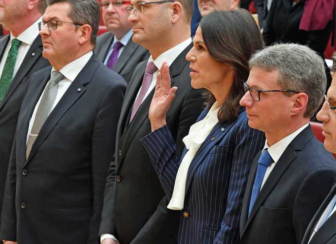Wissenschaftsministerin Prof. Dr. Kiechle bei der Vereidigung im Landtag
