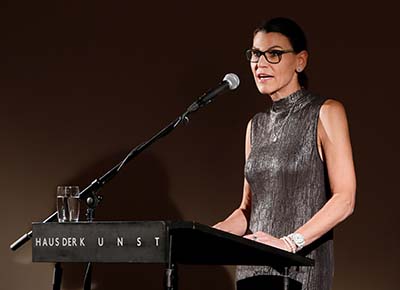 Kunstministerin Kiechle bei ihrer Eröffnungsrede
