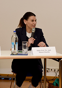 Wissenschaftsministerin a. D. Kiechle auf dem Podium