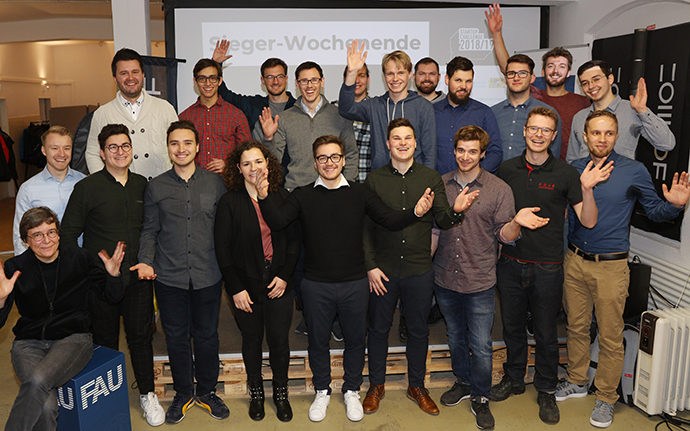 Alle Teilnehmer der Siegerteams der Startup Challenge 2018/19