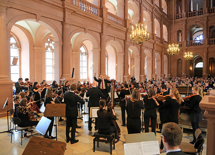 Das Akademische Orchester spielte unter der Leitung von Markus Popp in der Neubaukirche