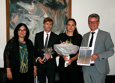 Kunstminister Bernd Sibler (r.) mit Sabrina Zeltner, Präsident Prof. Holger Felten und Dr. Elisabeth Donoughue (v.r.n.l.) bei der Präsentation des neuen Designs