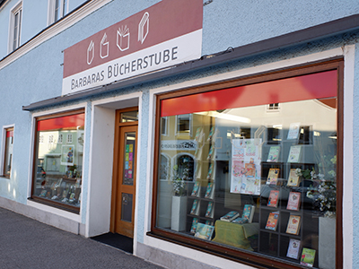 Außenaufnahme der Buchhandlung in der Moosburger Innenstadt