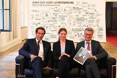 Übergabe der Ergebnisse des Runden Tischs Digitale Kulturvermittlung am 24. September an Kunstminister a.D. Bernd Sibler (Foto: Diane von Schoen)