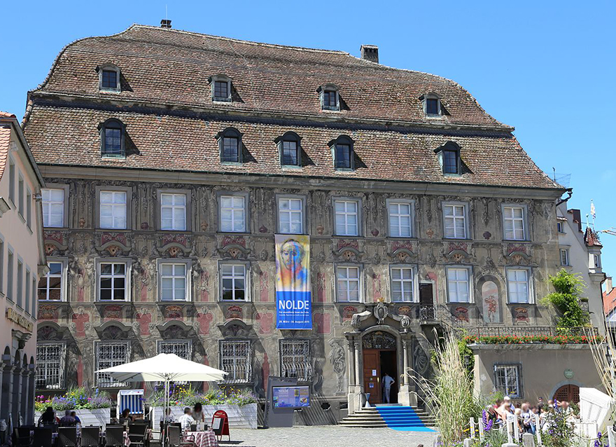 Das ehemalige Patrizierhaus und jetzige städtische Museum von Lindau „Haus zum Cavazzen“ am Marktplatz 6 in Lindau