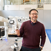 Prof. Dr.-Ing. Sami Haddadin, Vorsitzender des KI-Rats (Photo Credit: Astrid Eckert 2019 / TUM)