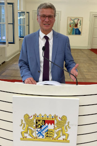 Wissenschaftsminister Bernd Sibler bei der Pressekonferenz