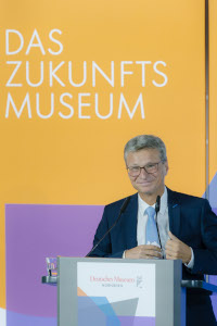 Wissenschaftsminister Bernd Sibler am Ende seines Grußworts