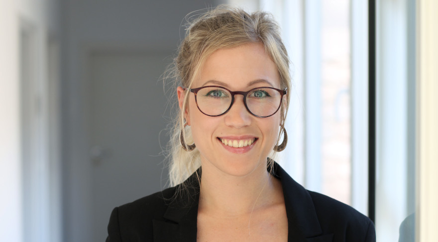 Die Nachwuchswissenschaftlerin Anna Kerkhof wurde mit ihrem Forschungsprojekt zur Aufnahme in das Graduate Center für Postdocs am bidt empfohlen (© Romy Vinogradova)