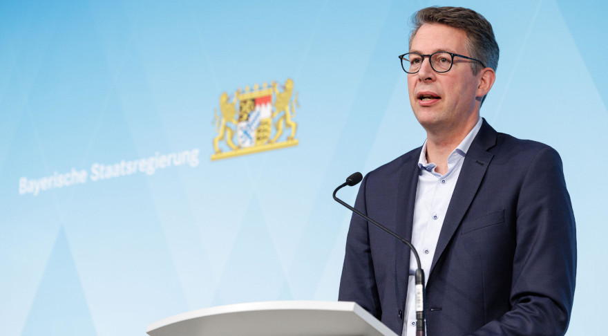 Wissenschaftsminister Markus Blume bei der Pressekonferenz nach der Ministerratssitzung (© Bayerische Staatskanzlei)