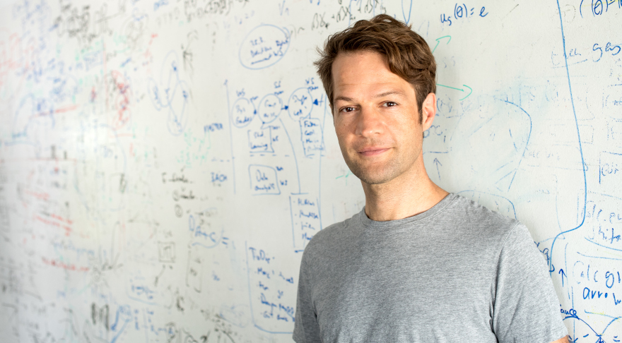 Prof. Dr. Fabian Theis von der Technischen Universität München erhält den Gottfried Wilhelm Leibniz-Preis (© Astrid Eckert, München)