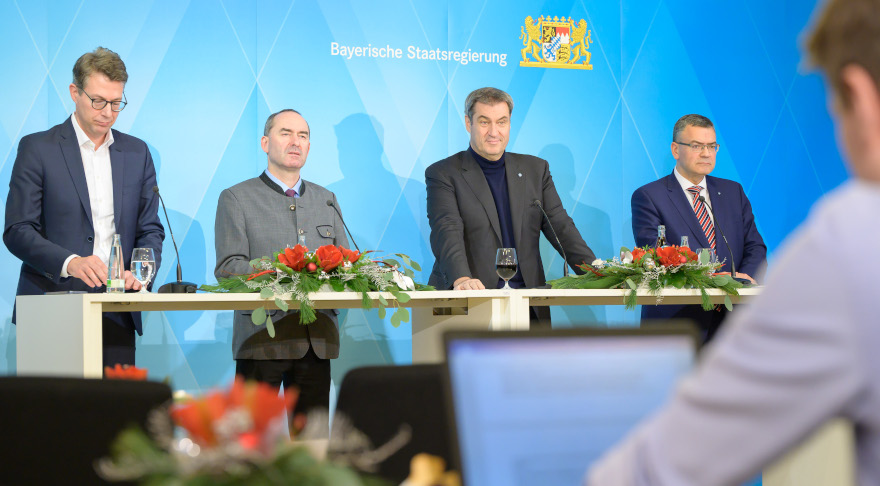 Die Pressekonferenz nach der Ministerratssitzung (© Bayerische Staatskanzlei/Timm Schamberger)
