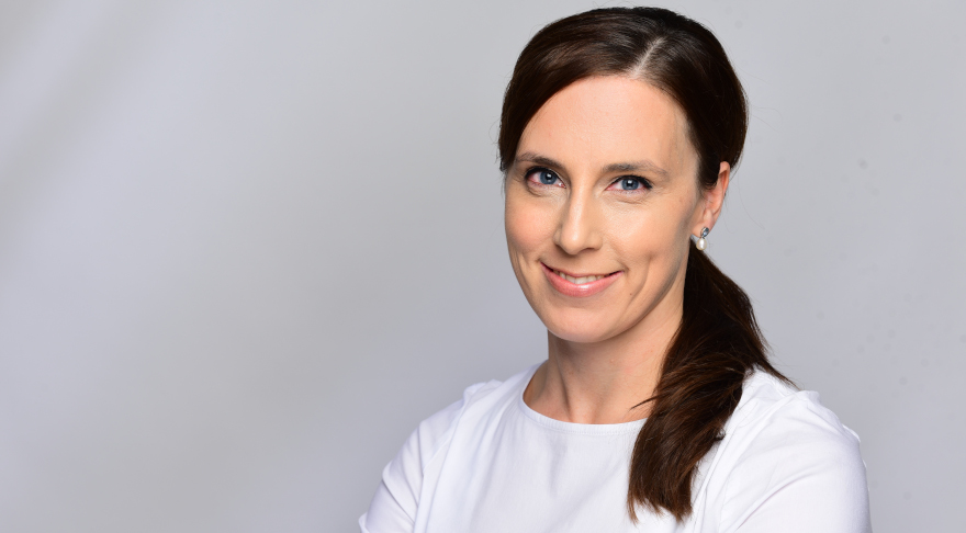 Prof. Dr. Dr. Patricia Wiater von der Friedrich-Alexander-Universität Erlangen-Nürnberg wird für ihre herausragende Lehre im Jahr 2022 ausgezeichnet (© privat)