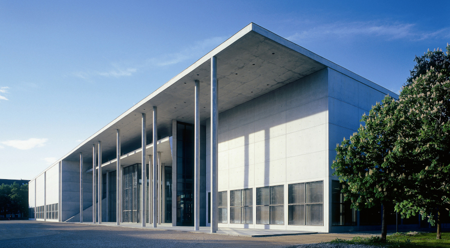 Eine Außenansicht der Pinakothek der Moderne in München (© Pinakothek der Moderne/Haydar Koyupinar)