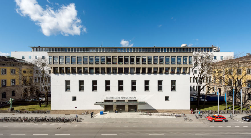 Das Hauptgebäude der Technischen Universität München (© TUM/Astrid Eckert)
