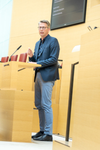 Kunstminister Markus Blume (© StMWK/Axel König)