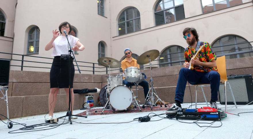 An Kunsthochschulen – hier Studierende bei einem Musikfest der Hochschule für Musik Nürnberg – und Universitätsklinika werden Strukturen für eine flächendeckende Gründungsförderung geschaffen (© Hochschule für Musik Nürnberg)