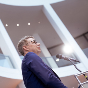 Wissenschaftsminister Blume spricht bei einem Empfang anlässlich der KoWi-Bundestagung (© Axel König/StMWK)
