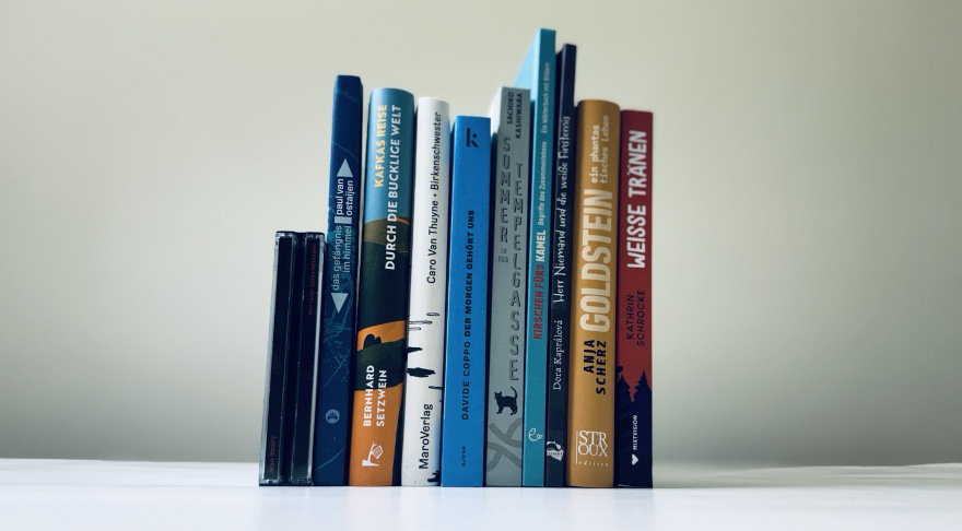 Die Bücher auf der Empfehlungsliste „Bayerns beste Independent Bücher 2024“ (© Axel König/StMWK)