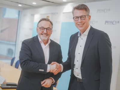 Kunstminister Blume (r.) mit Anton Biebl, dem künftigen Change-Manager der Museumsoffensive des Freistaats (© Axel König/StMWK)