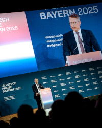 Wissenschaftsminister Blume in der Münchner Residenz (© Axel König/ StMWK)