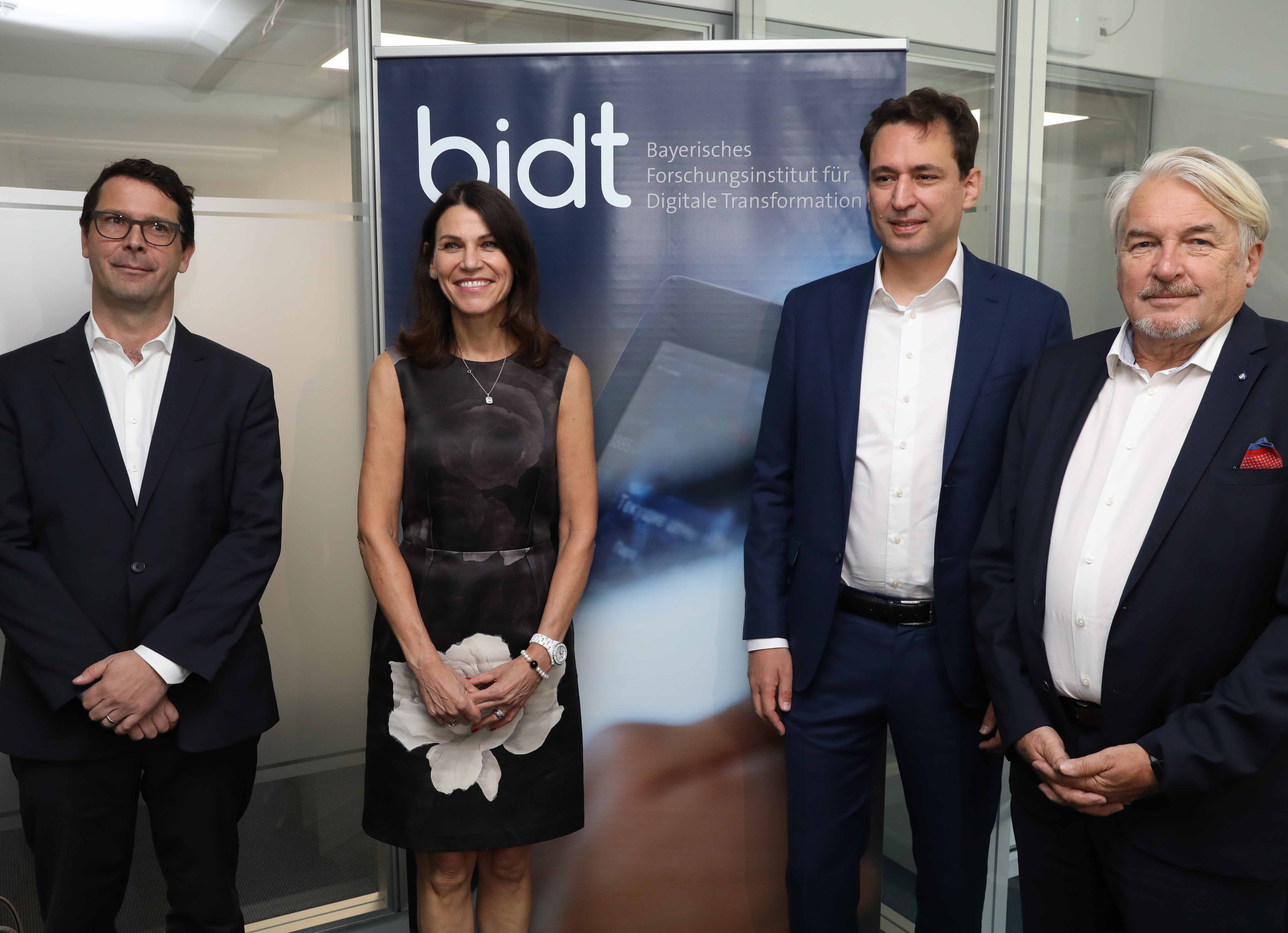 Eröffnung des Bavarian Hub for Digital Transformation mit Wissenschaftsministerin Prof. Dr. med. Marion Kiechle und Digitalminister Georg Eisenreich, MdL
