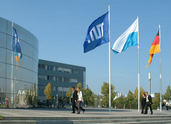 Blick auf das Fakultätsgebäude Mathematik / Informatik der TU München