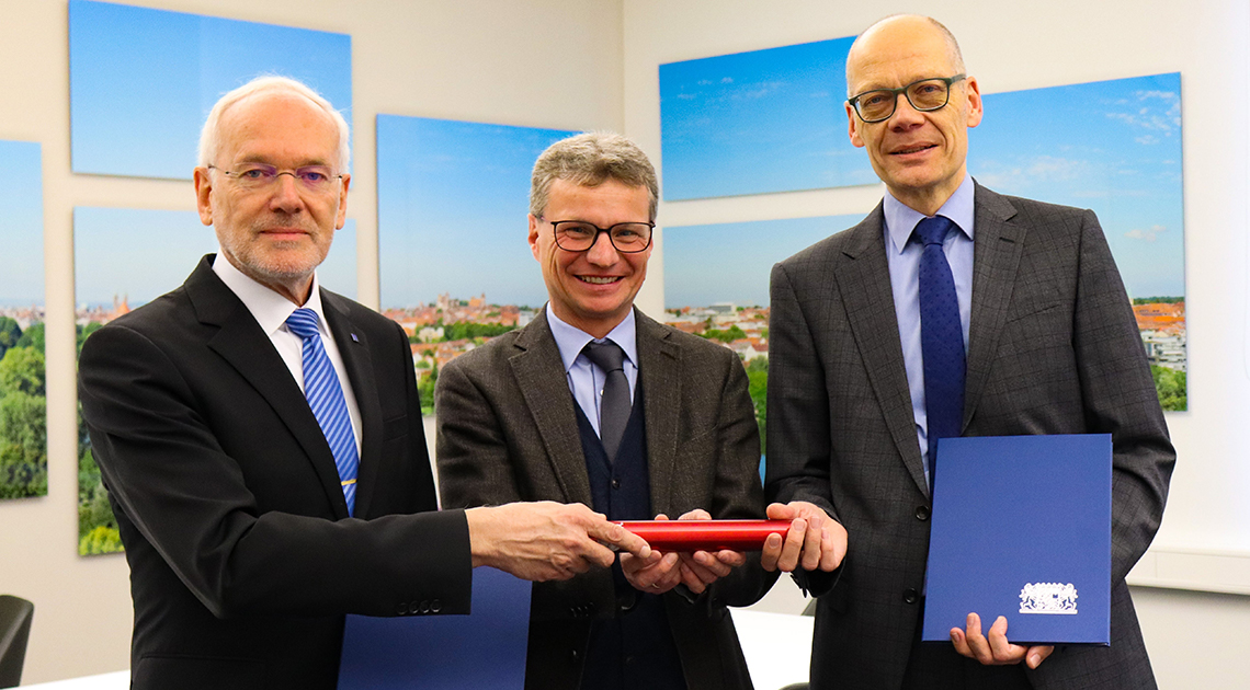 Wissenschaftsminister Bernd Sibler bei Amtsübergabe des bisherigen Präsidenten der THN Prof. Dr. Michael Braun an den künftigen Präsidenten Prof. Dr. Niels Oberbeck