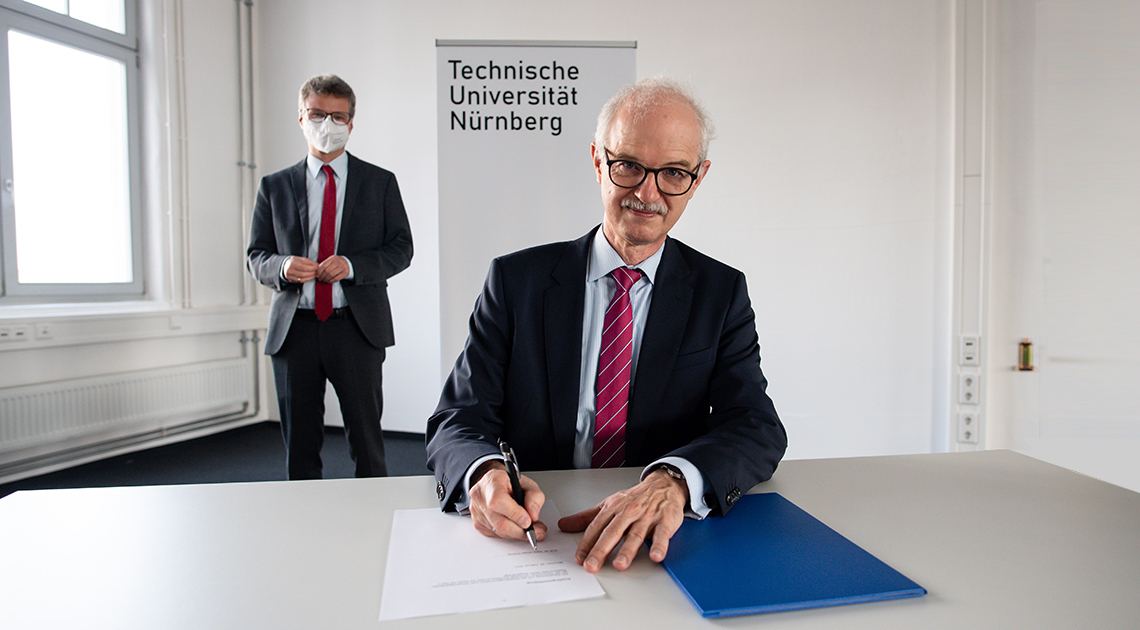Wissenschaftsminister Bernd Sibler und der Gründungspräsident der TU Nürnberg Prof. Dr. Dr. h.c. mult. Hans Jürgen Prömel