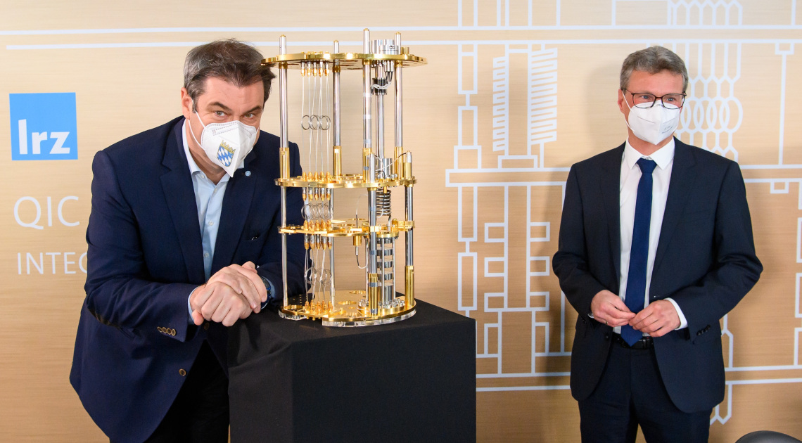 Wissenschaftsminister Bernd Sibler (r) mit Ministerpräsident Dr. Markus Söder