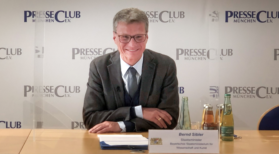 Wissenschaftsminister Bernd Sibler bei der Pressekonferenz zum Beginn des Wintersemesters 2021/2022