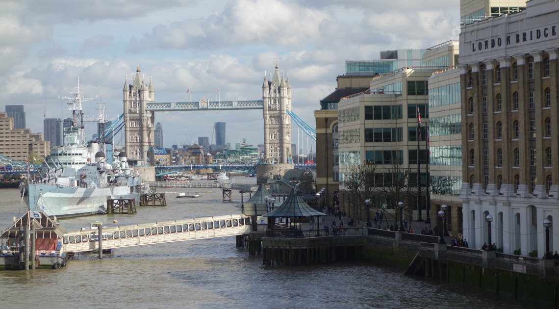 Ein Blick auf die Themse in London: Die britische Metropole soll Studierenden aus Bayern weiterhin als Austauschziel dienen können (Foto: StMWK/Michael Becker)